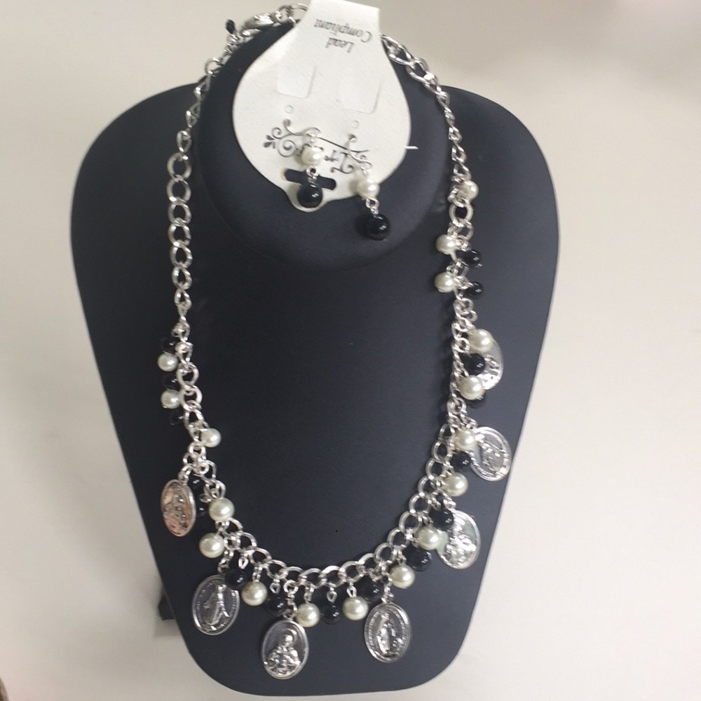Fashion Necklace And Matching Earrings
